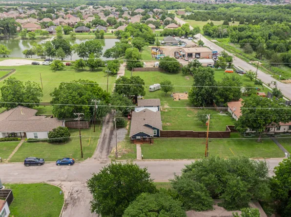 304 E County Line Rd, Royse City, TX 75189