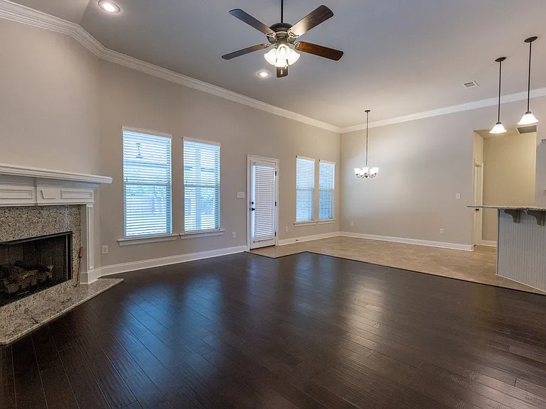 660 Turquoise Dr — Photo 3