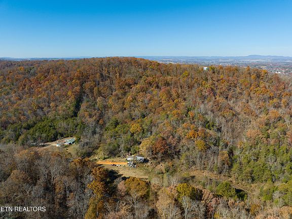 4th image of 310 Tom White Hollow Rd