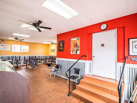 4th image of 4211 Market St #15