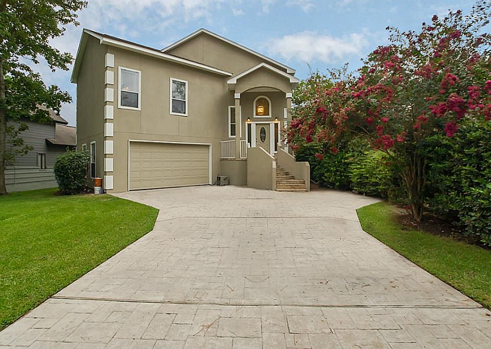 1st image of 3022 Chaucer Dr