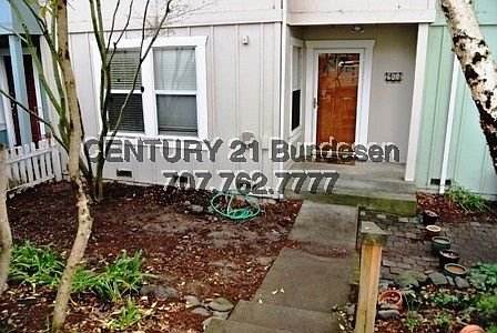1st image of 915 Pepperwood Ln