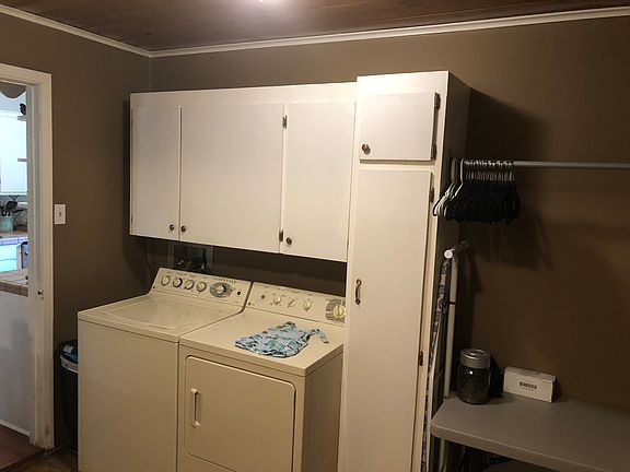 3rd image of 108 Lee Cir