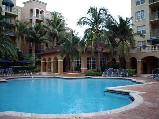 2 bed, 1180 sqft, $2,400 — Photo 2