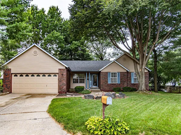 3803 Breeders Cup Dr, Florissant, MO 63034