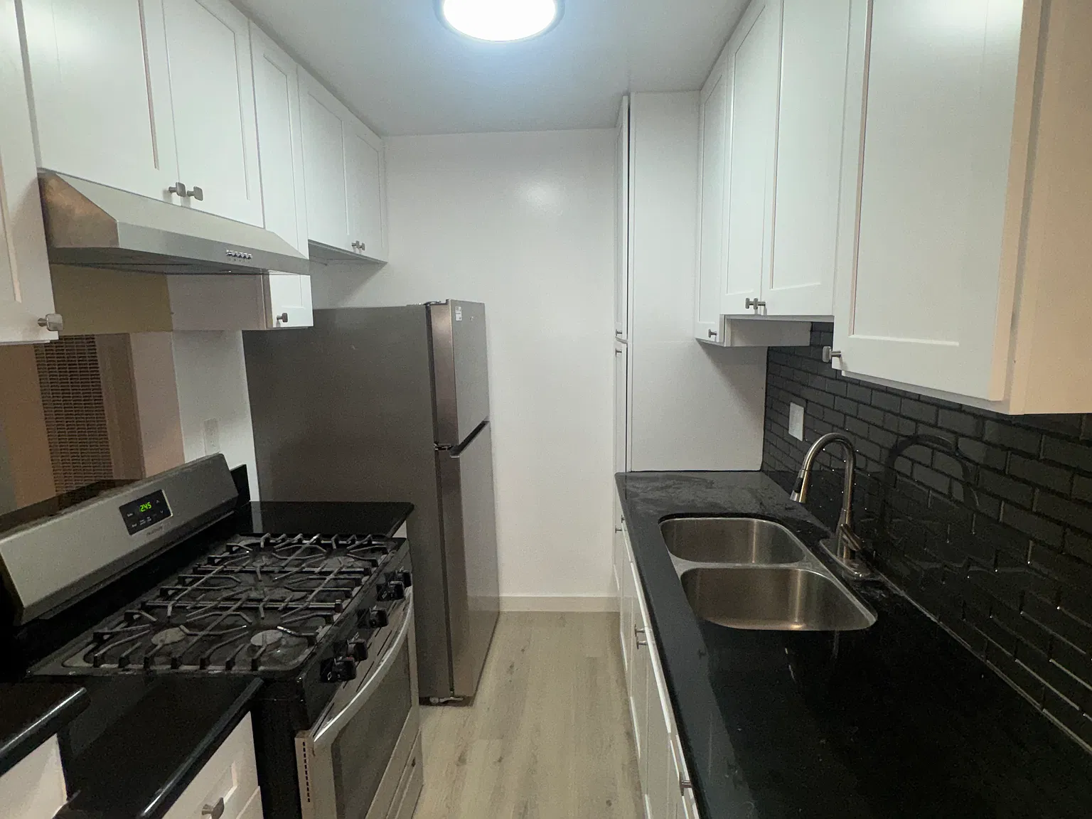 12757 Caswell Ave — Photo 4