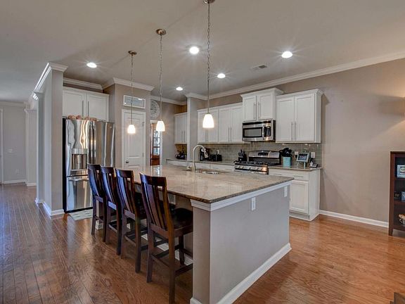 2nd image of 1207 Raven Rd