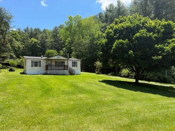 1556 Hollywood Glace Rd, Union, WV 24983