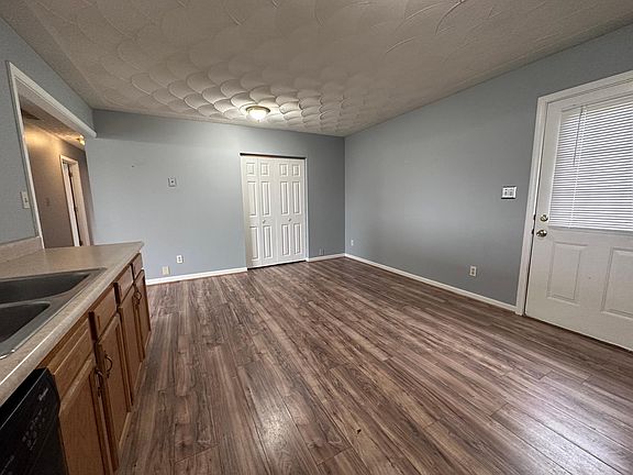 3rd image of 218 Sunday Silence Dr