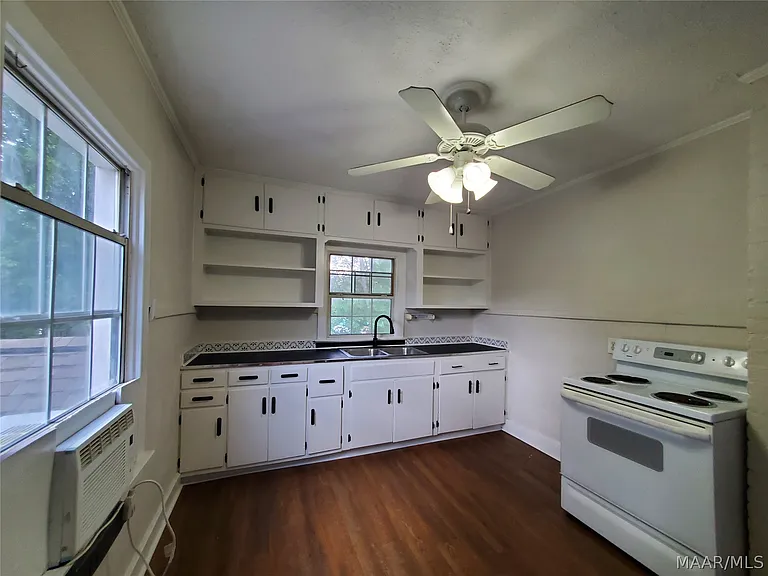 227B Doster St — Photo 17