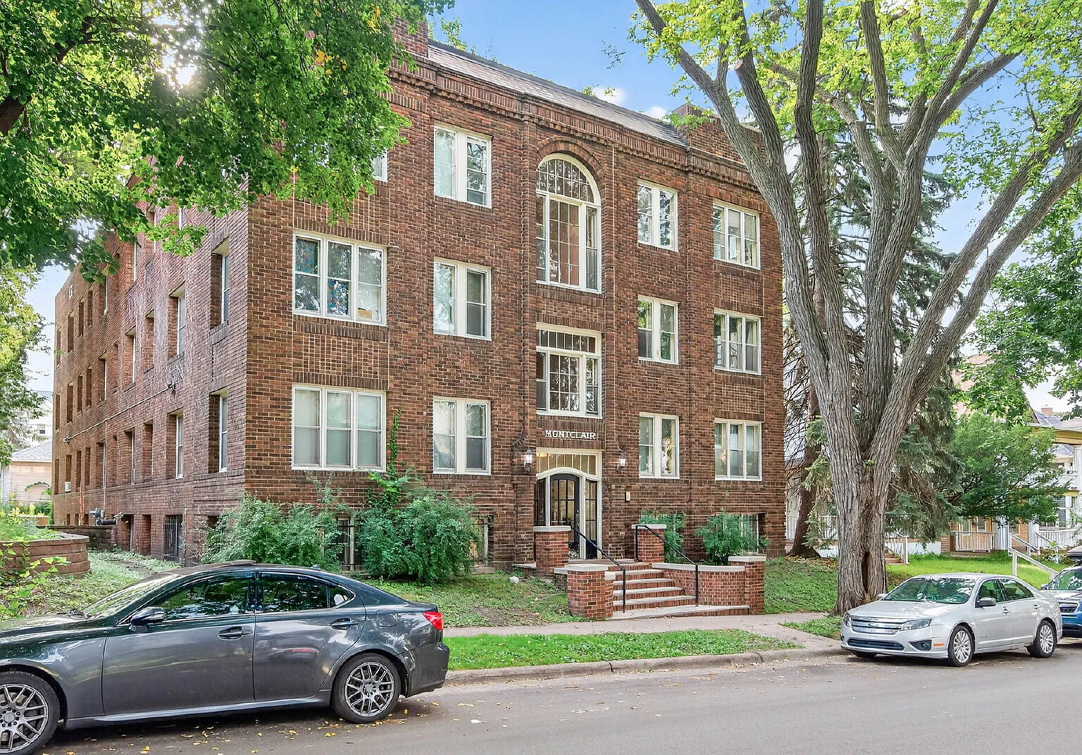 1 bed, 1.0 bath, 650 sqft, $1,097 — Photo 1