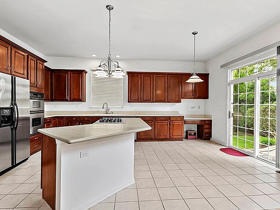 5th image of 1349 Rosemary Dr