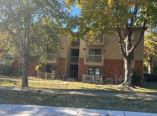 1107 Mariedale Ct APT A, Saint Louis, MO 63122