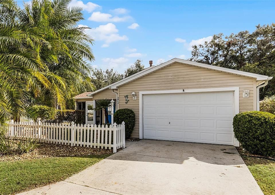 1st image of 272 Katherine Pl