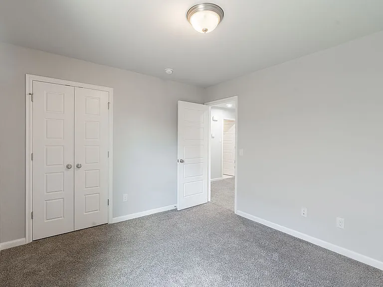 15708 Vermillion Dr — Photo 22