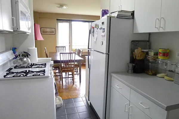 Rented by Corcoran | media 27