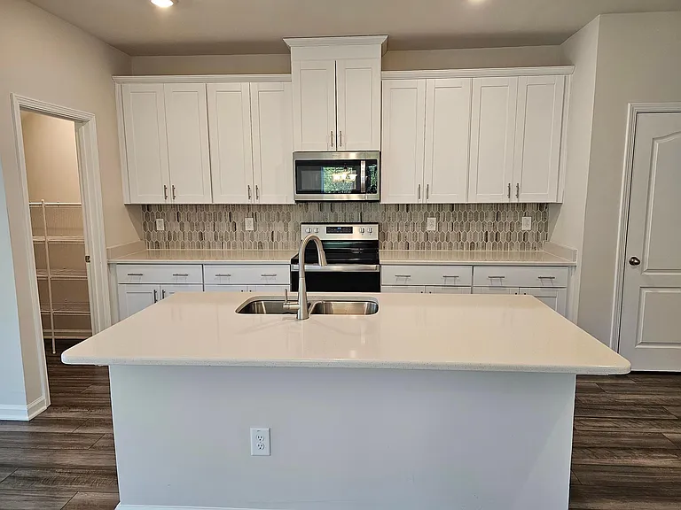 328 Joneshaven Dr — Photo 4