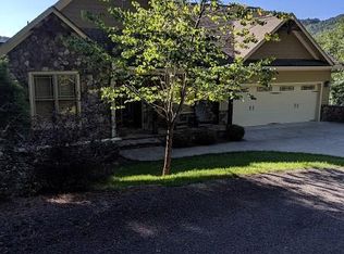 245 Dalton Dr, Dillard, GA 30537