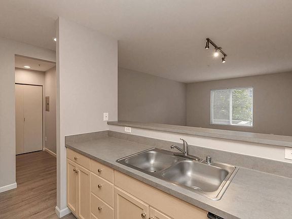 2nd image of 2727 Eastlake Ave E APT 310