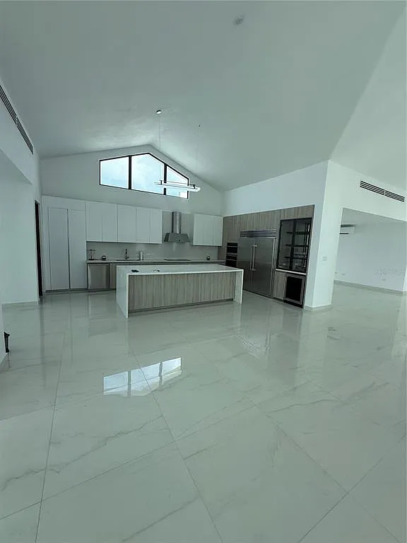 5 bed, 5.5 bath, 4300 sqft, $18,000 — Photo 3