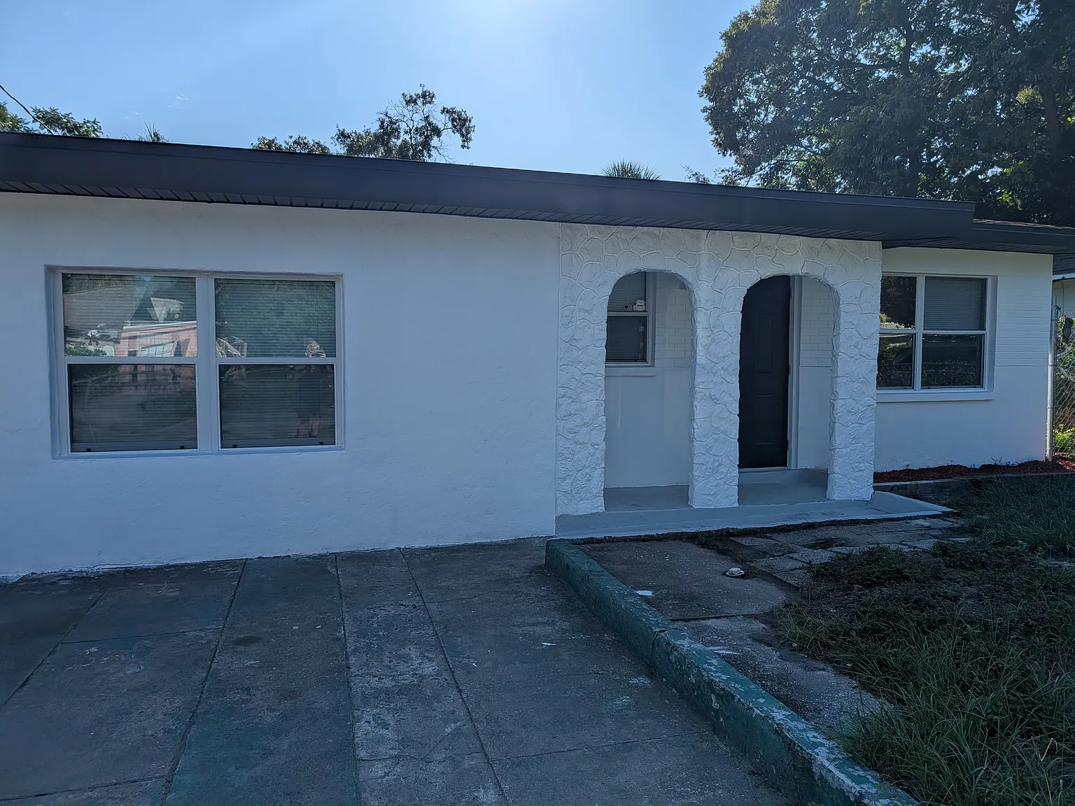 4 bed, 1252 sqft, $2,400 — Photo 2