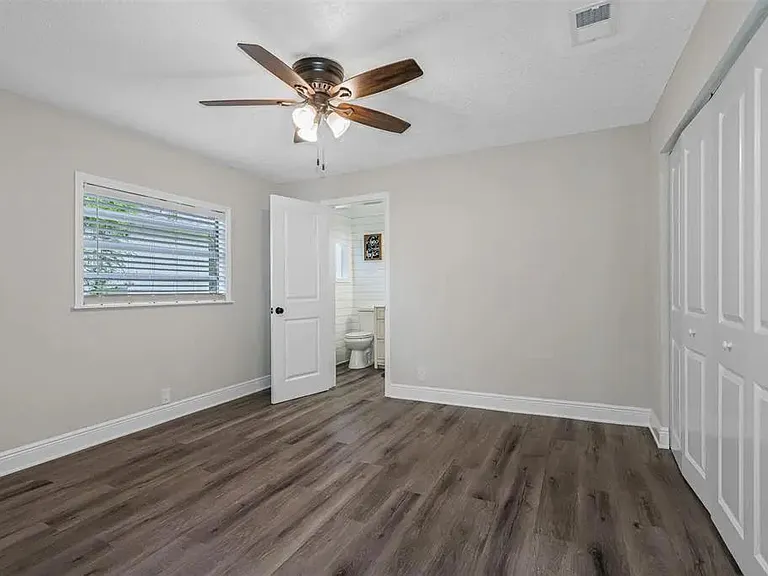 1320 E Giddens Ave — Photo 2