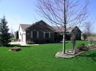 1054 W Evanston Rd, Tipp City, OH 45371