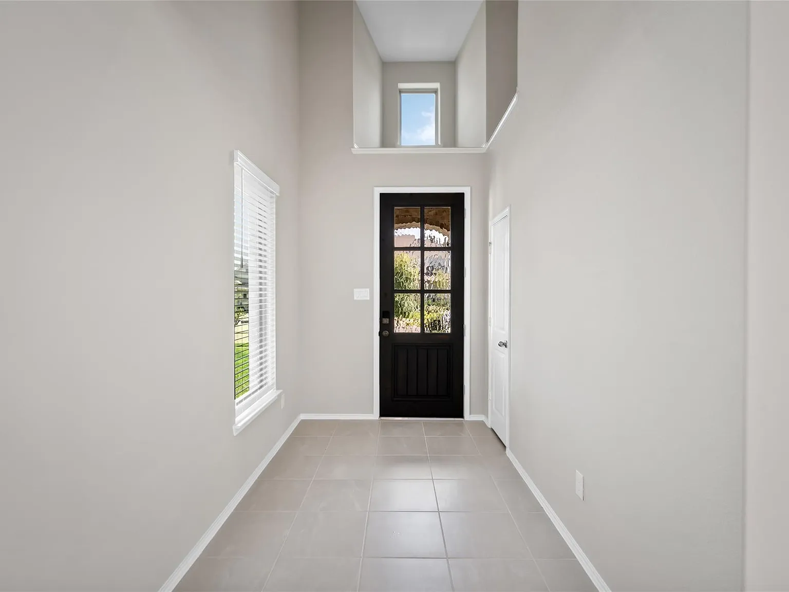 4 bed, 3.0 bath, 2131 sqft, $2,500 — Photo 4