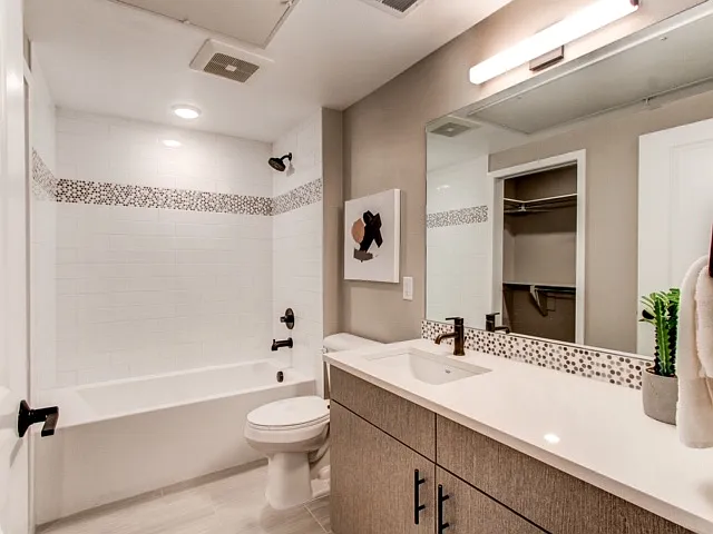 2729 W 28th Ave #415 — Photo 7
