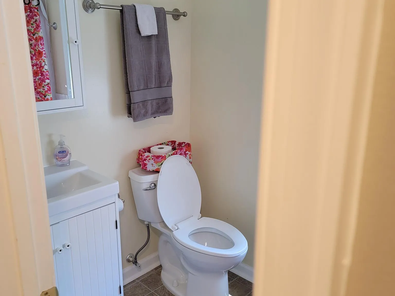 4 bed, 2206 sqft, $3,540 — Photo 4