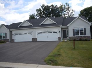 35 Spotts Cir, Churchville, NY