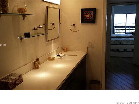 3rd image of 3530 Mystic Pointe Dr APT 2008
