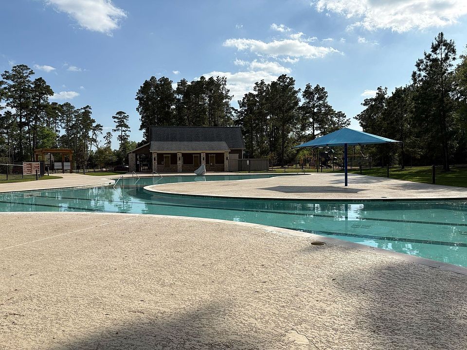 1st image of 14131 Lake Lodge Dr #14131