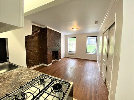 Rented by Douglas Elliman | media 36