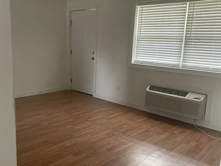 815 W Buford St — Photo 10