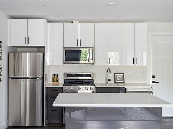 3rd image of 316 Belgrade Ave #201