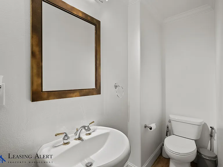 20300 Vanowen St — Photo 9