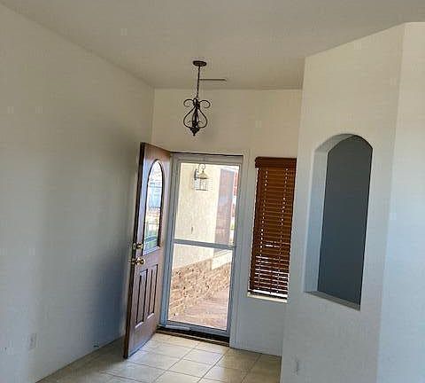 2nd image of 5567 Thatch Ct
