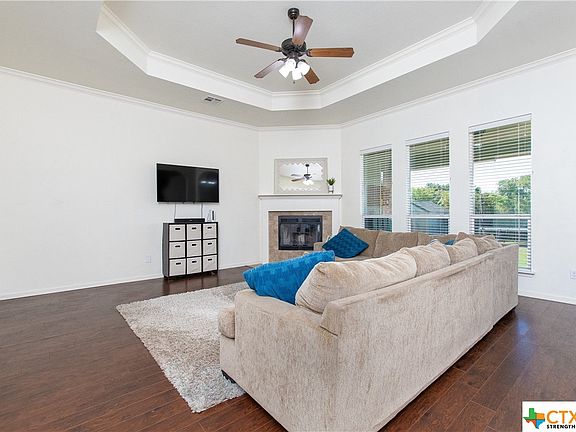 3rd image of 645 Northcliffe Dr