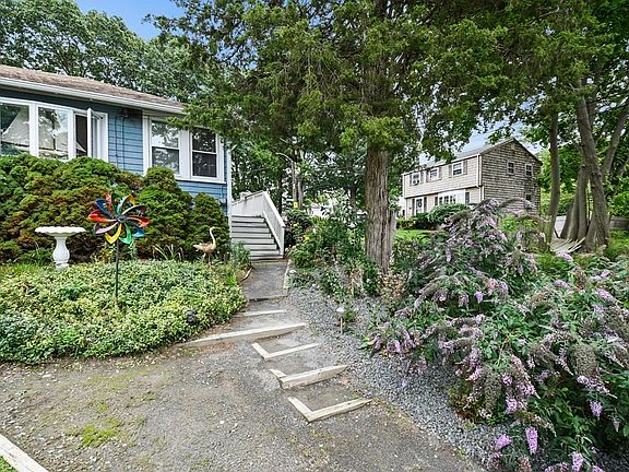 2nd image of 91 Clematis Ave