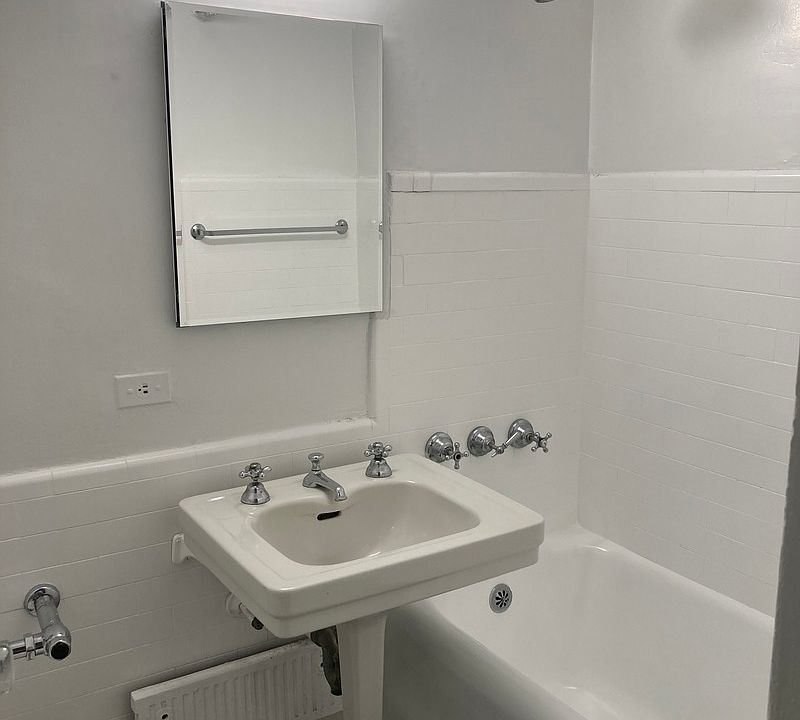 1st image of 5 Tudor City Pl APT 417
