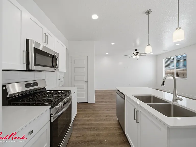2341 E Siegel Ln — Photo 11