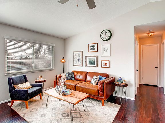 4th image of 4902 Villa Cir