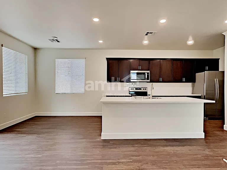 5321 Klinker Brick St — Photo 5