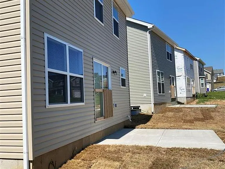 612 Summer Breeze Ln — Photo 17