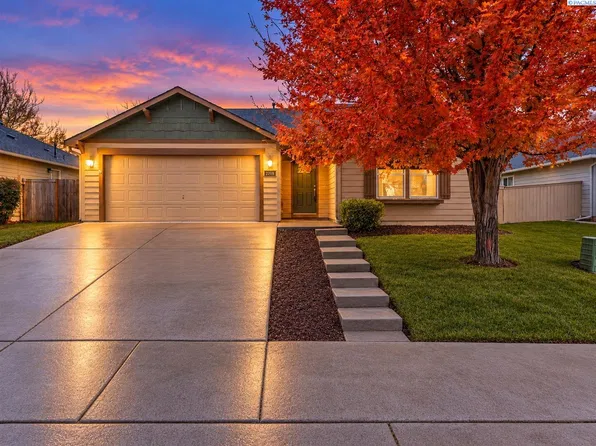 2208 S Kellogg Pl, Kennewick, WA 99336