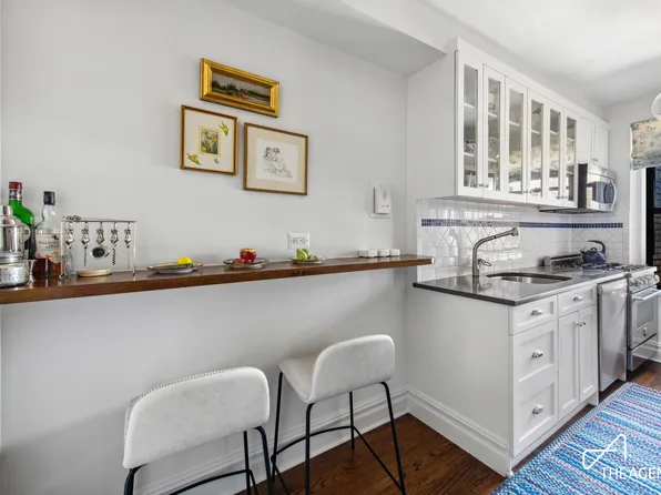 35 West 92nd Street image 8 of 9