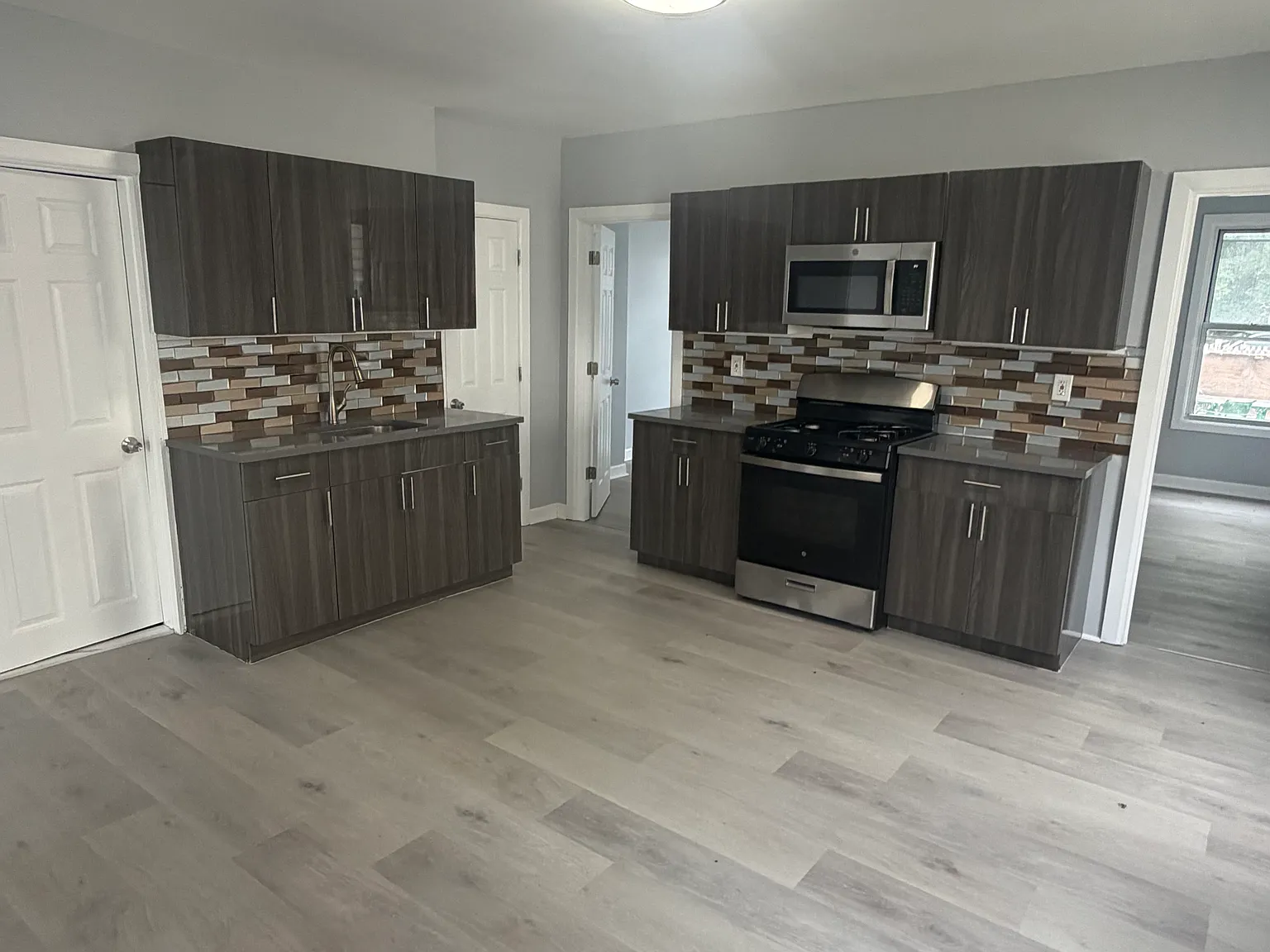 3 bed, $2,600 — Photo 1