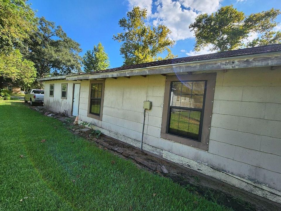 11th image of 805 Alice St