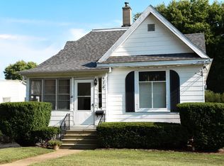 420 E 7th St, Dixon, IL 61021